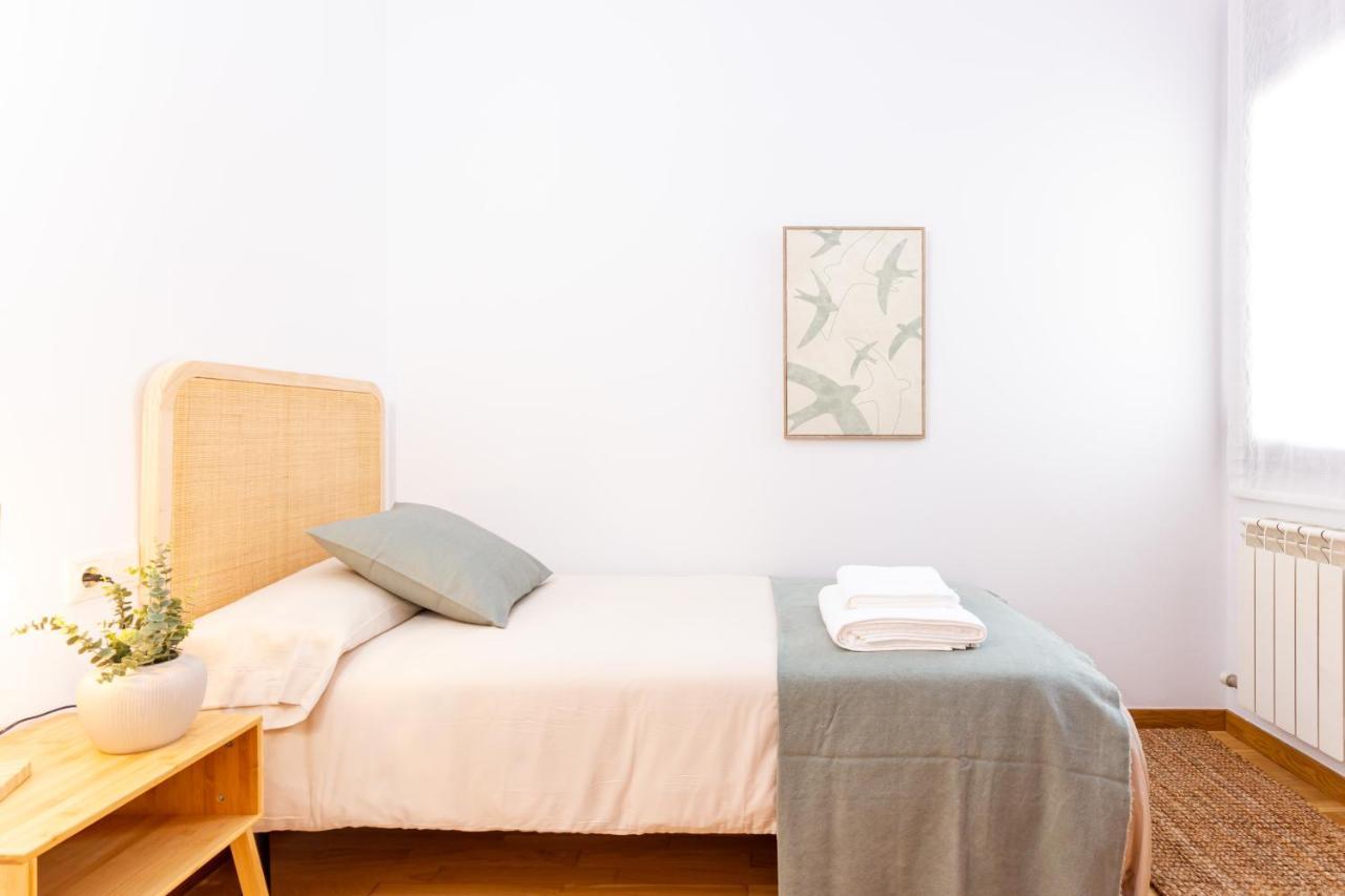 Elegante Duplex En Terrassa, Barcelona Leilighet Eksteriør bilde